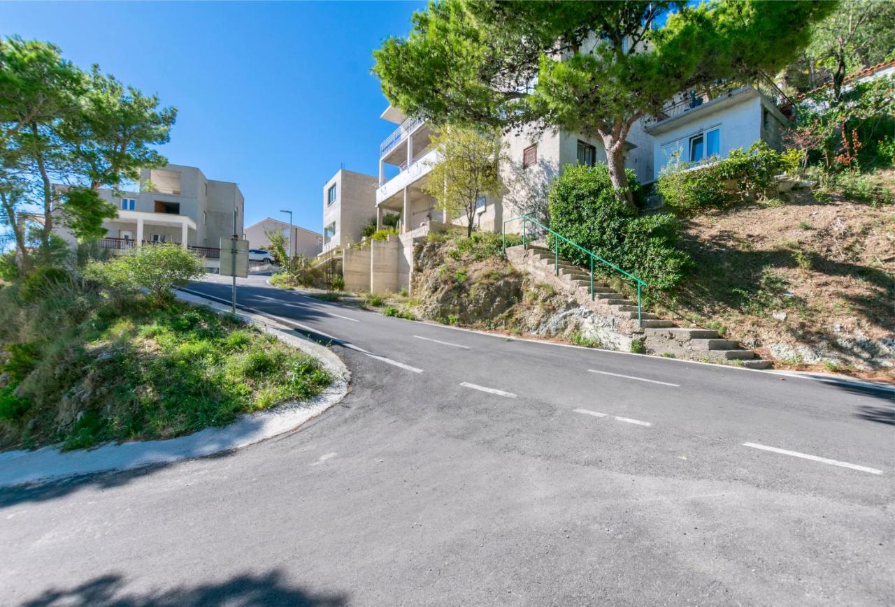 Apartments Lile Brela Exterior foto